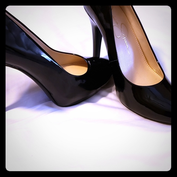 Jessica Simpson size 7 patent leather heels - Picture 1 of 4